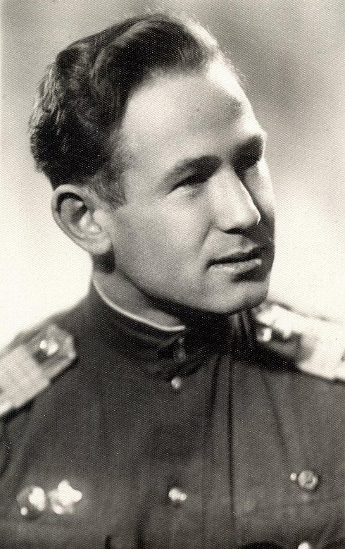 Курсант авиационного училища А. А. Леонов. 1956. Калининградский областной историко-художественный музей.