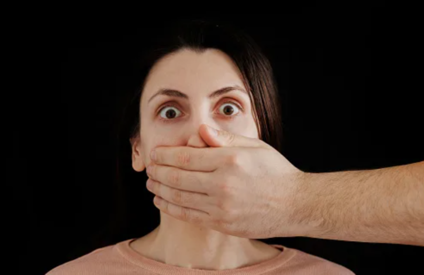Он же десять лет был нормальным! Почему изменился?
