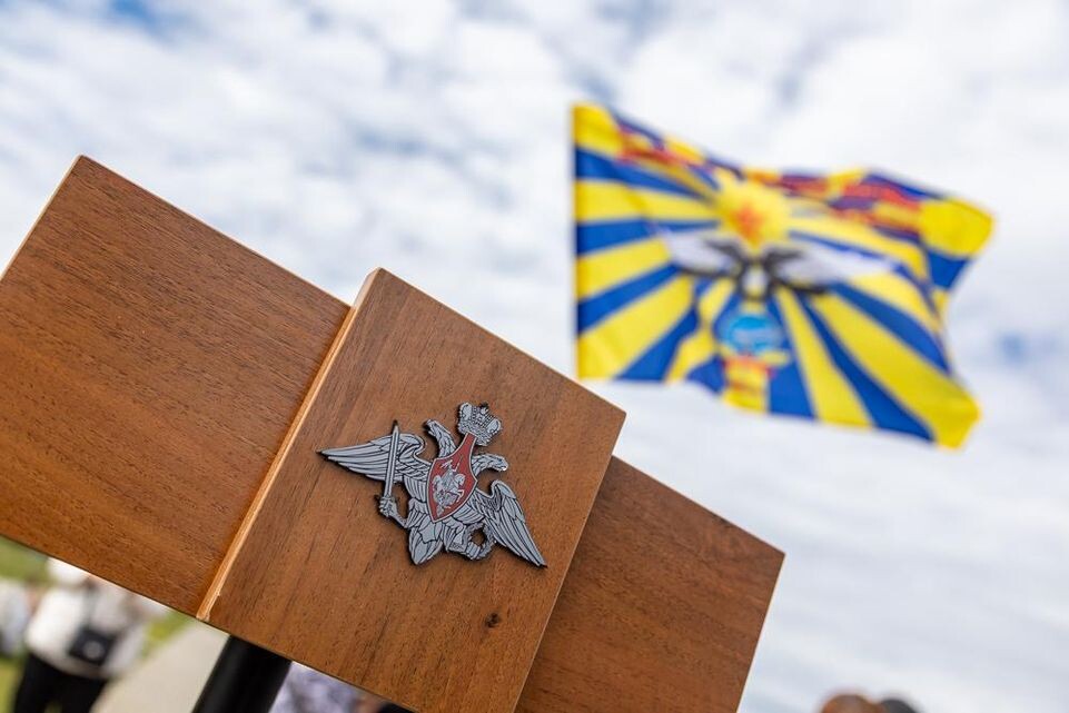    пресс-служба Черниговского высшего военного авиационного училища летчиков имени Ленинского комсомола