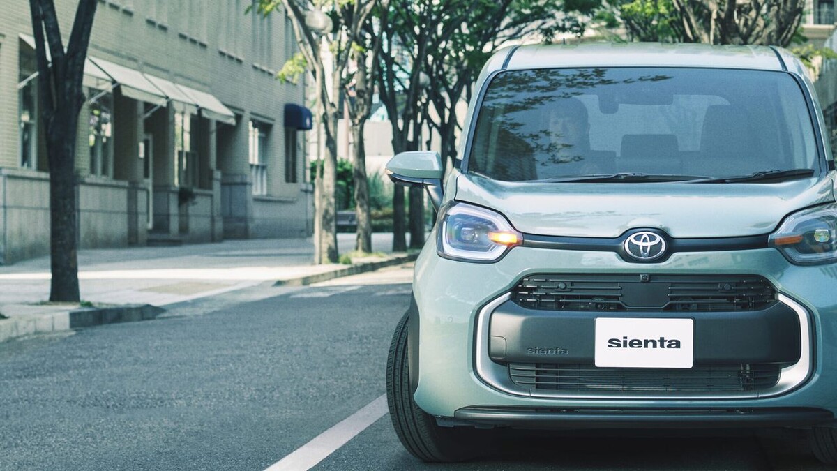    Toyota Sienta. Фото Toyota