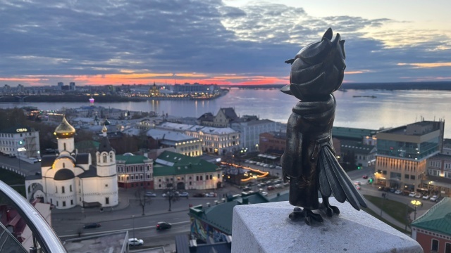 Не просто милота: зачем в Нижегородском кремле появились скульптуры дятла и оленёнка