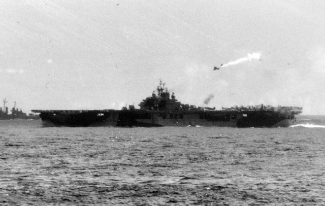 14 мая 1945 года лейтенант японского Императорского флота Шунсуке Томиясу загнал свой самолет А6М5b «Otsu» с 250-кг бомбой в носовой самолетоподъемник авианосца CV-6 «Энтерпрайз», что привело к полному выводу этого корабля из строя