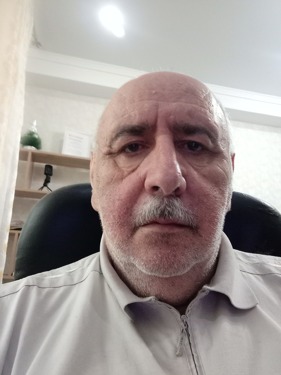 Я не стал специально бриться, чтобы выглядеть лучше, я бываю вот такой чаще всего