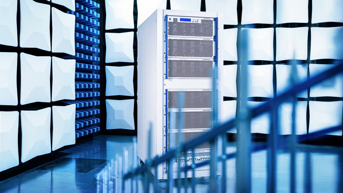 R&S®BBA300-DE100