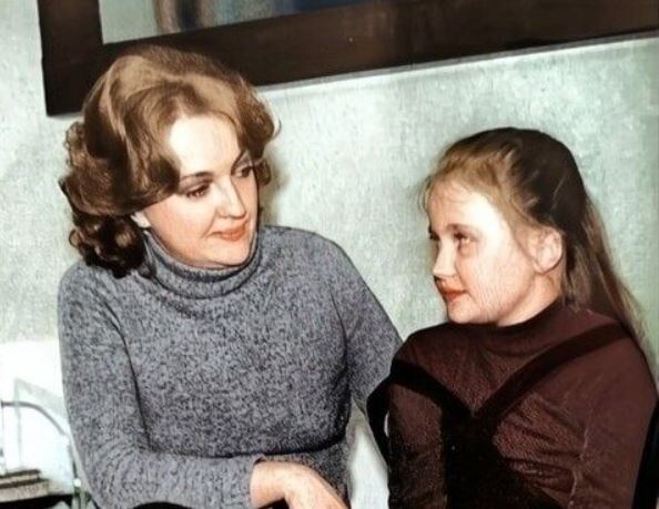 "В постели с Андрюшей была "Кикимора""