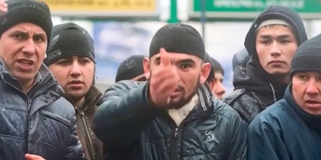 "Мы тоже часть этого города": взгляд мигранта на конфликт вокруг мечети в Верхней Курье