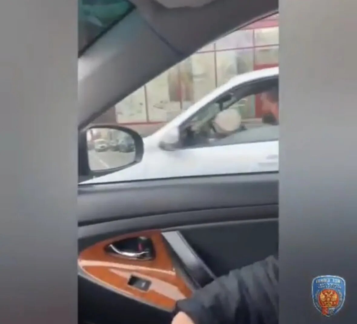   Фото: стоп-кадр видео Госавтоинспекции по Петербургу и Ленобласти