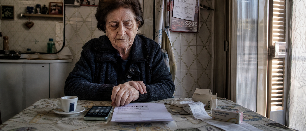 самая тихая тревога старости начинается там, где красивая страна не отменяет лекарства, счета и одиночество