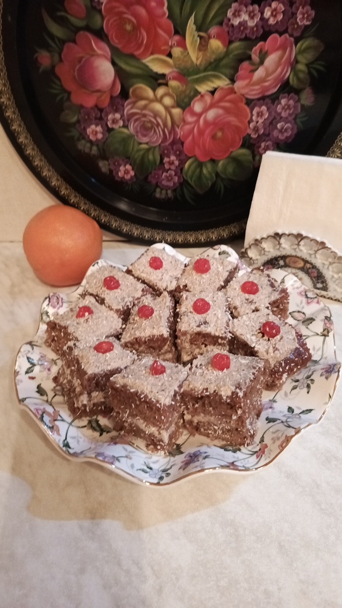 Бисквитные мини - пирожные - ммм, вкус великолепный! Фото автора.