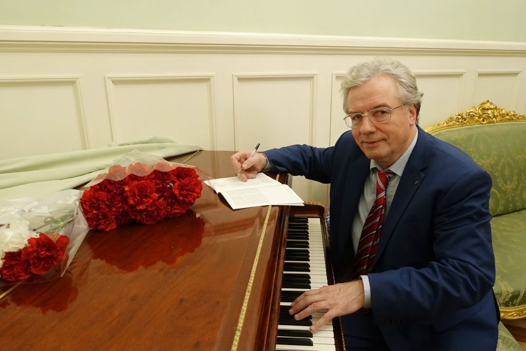 Создать карусель