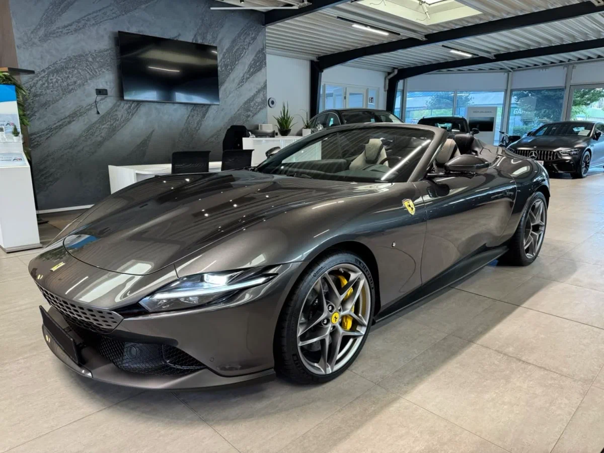 Ferrari Roma / Roma Spider - самая дешевая модель Ferrari с двигателем мощностью от 600 л. с.