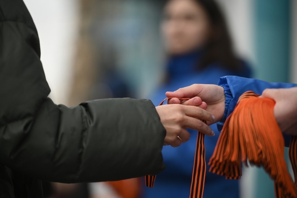    Новосибирцам напомнили о наказании за осквернение георгиевской ленты. Алексей БУЛАТОВ