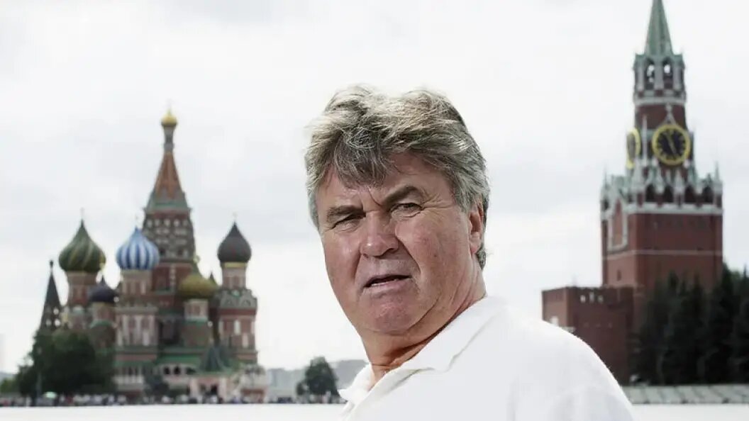    Гус Хиддинк привел сборную России к бронзе Евро-20008. Фото: Getty Images