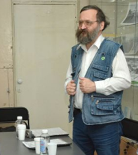 Юрий Витальевич Коновалов. Основатель и первый председатель (1995-2005) Уральского историко-родословного общества (УИРО). С 2005 – заместитель председателя. Специализируется на изучении истории заселения Урала в XVII–XVIII веках.