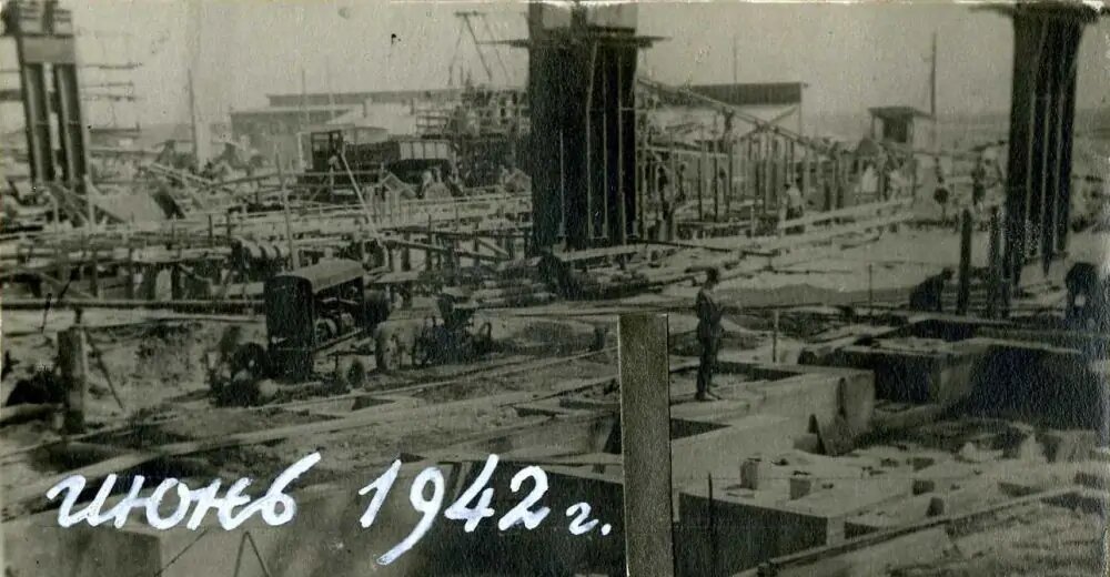Стройплощадка 1-го трубопрокатного цеха, 1942