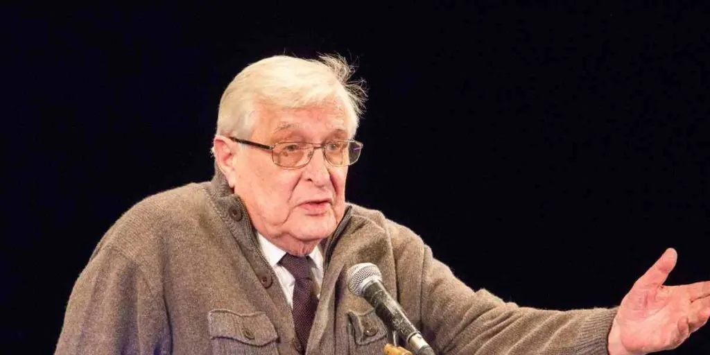 «Эрзац вместо искусства»: 91-летний Олег Басилашвили ушёл со сценыи рассказал о современном искусстве