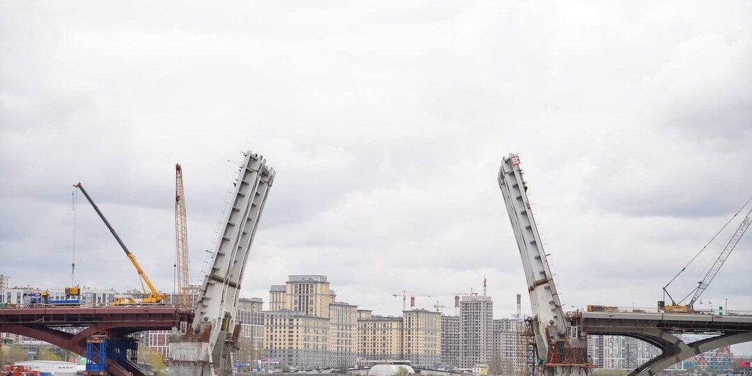 Петербуржцам показали, как разводится новый Большой Смоленский мост