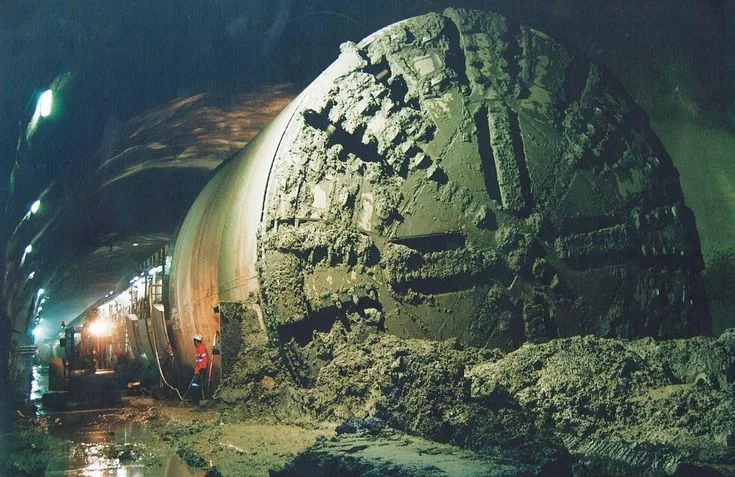 «Подземные монстры»: как TBM (Tunnel Boring Machine) прокалывают землю