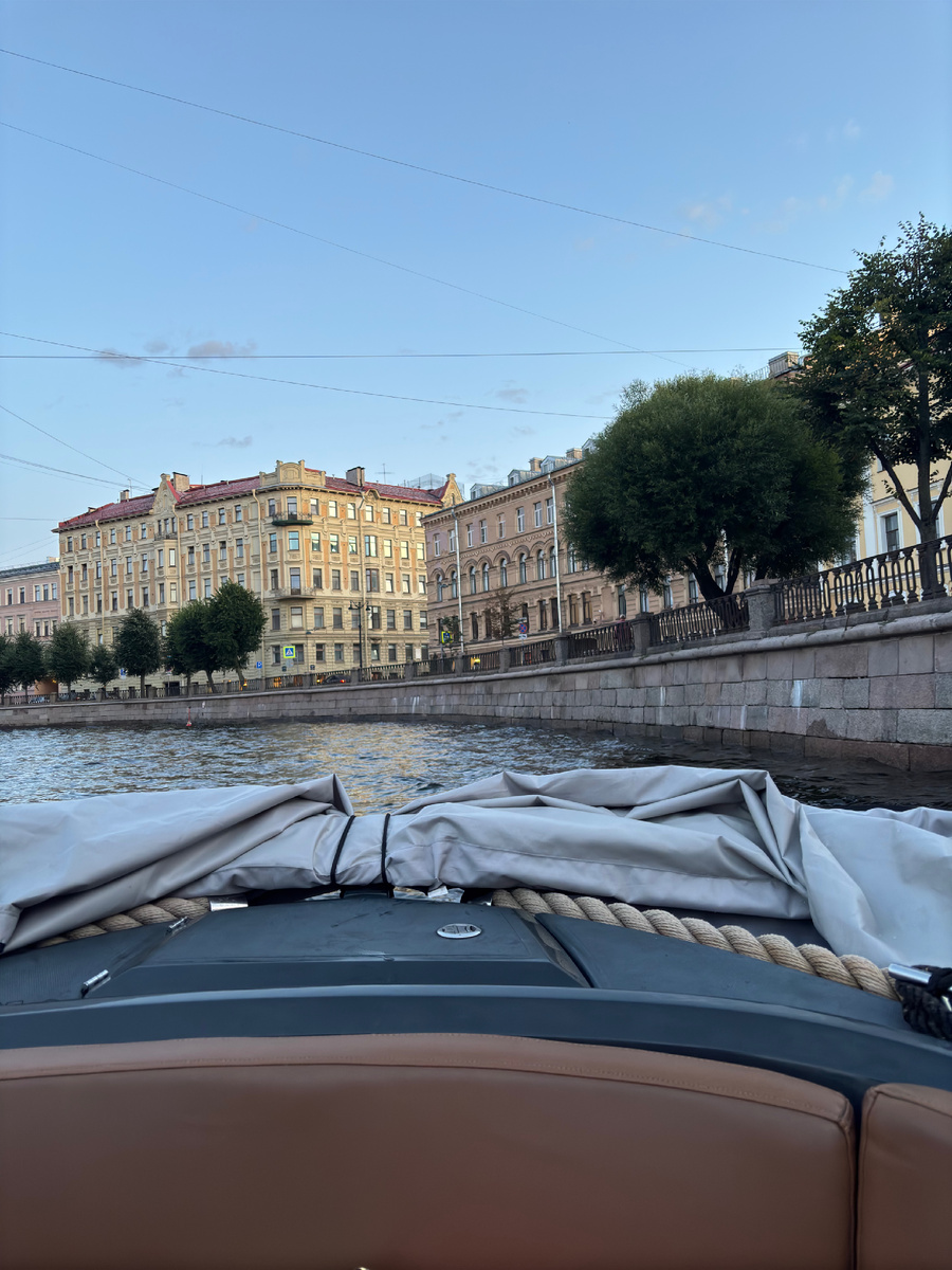 Санкт-Петербург в 21:00 в августе 