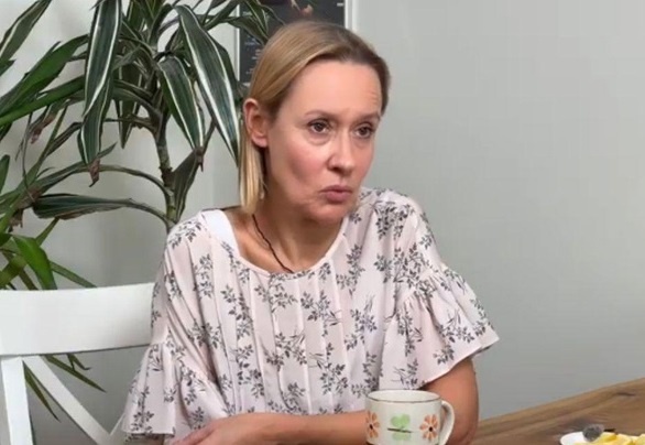 «Ему — за 30, ей — за 50: как на самом деле живёт Евгения Дмитриева с бывшим студентом»