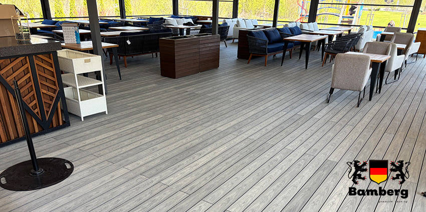     Готовая открытая терраса кафе из террасной доски ДПК Бамберг полнотелой English Barnwood, г. Белгород