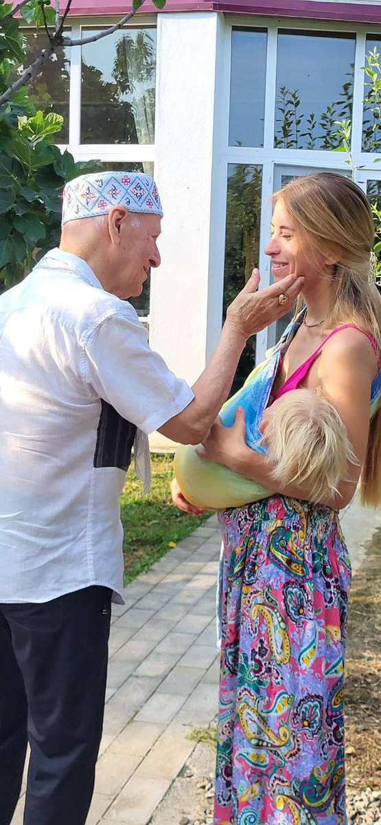 Ш. А. Амонашвили с участниками летних курсов
