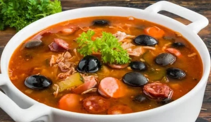 Мясная солянка.