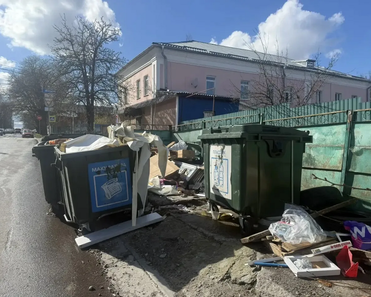     В Курске прокуратура потребовала убрать мусор на улице Уфимцева