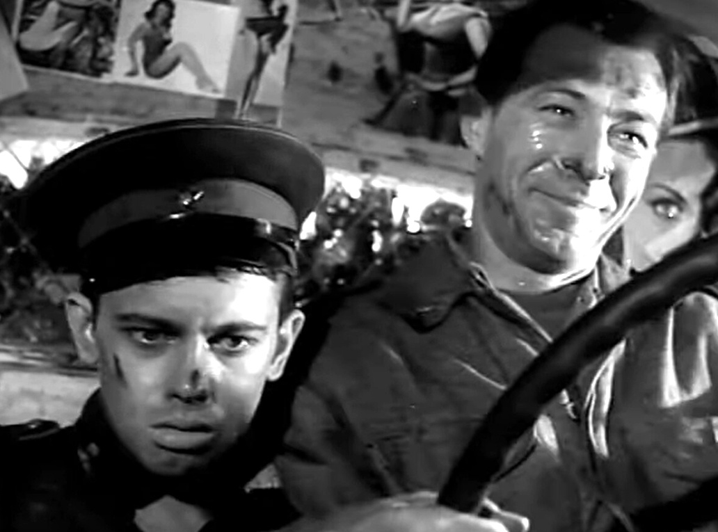 Кадр из кинофильма "Мир входящему", 1961 г., режиссеры Александр Алов, Владимир Наумов, сценаристы Леонид Зорин, Александр Алов, Владимир Наумов, композитор Николай Каретников (скриншот)