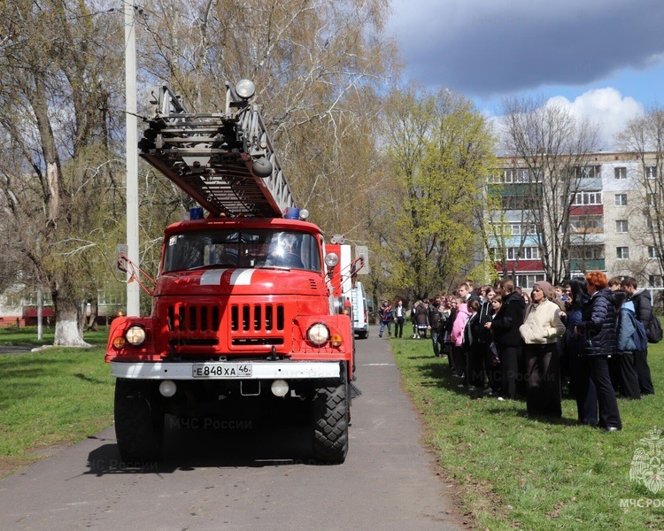     В школе Курска №41 провели масштабный урок безопасности