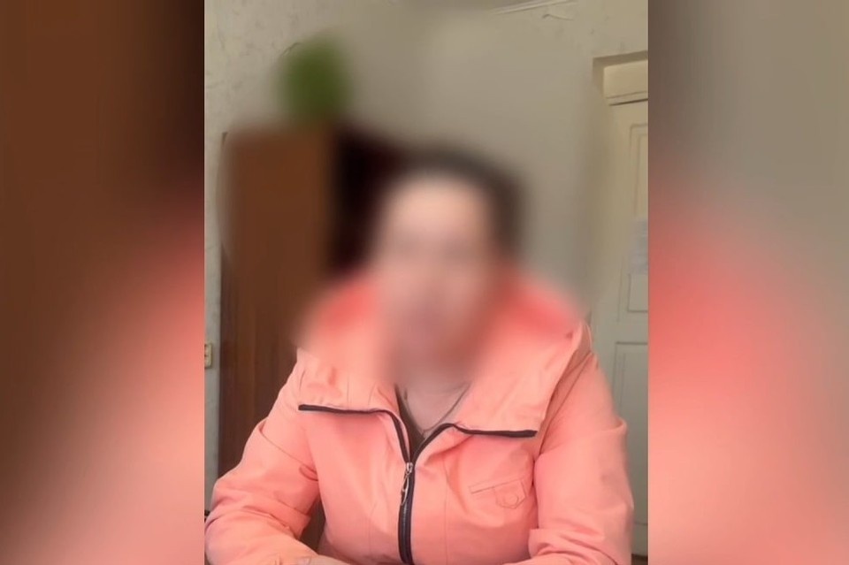    Злоумышленники связались с женщиной под видом сотрудников службы доставки, сообщив о якобы поступившей на ее имя посылке УМВД России по Оренбургской области