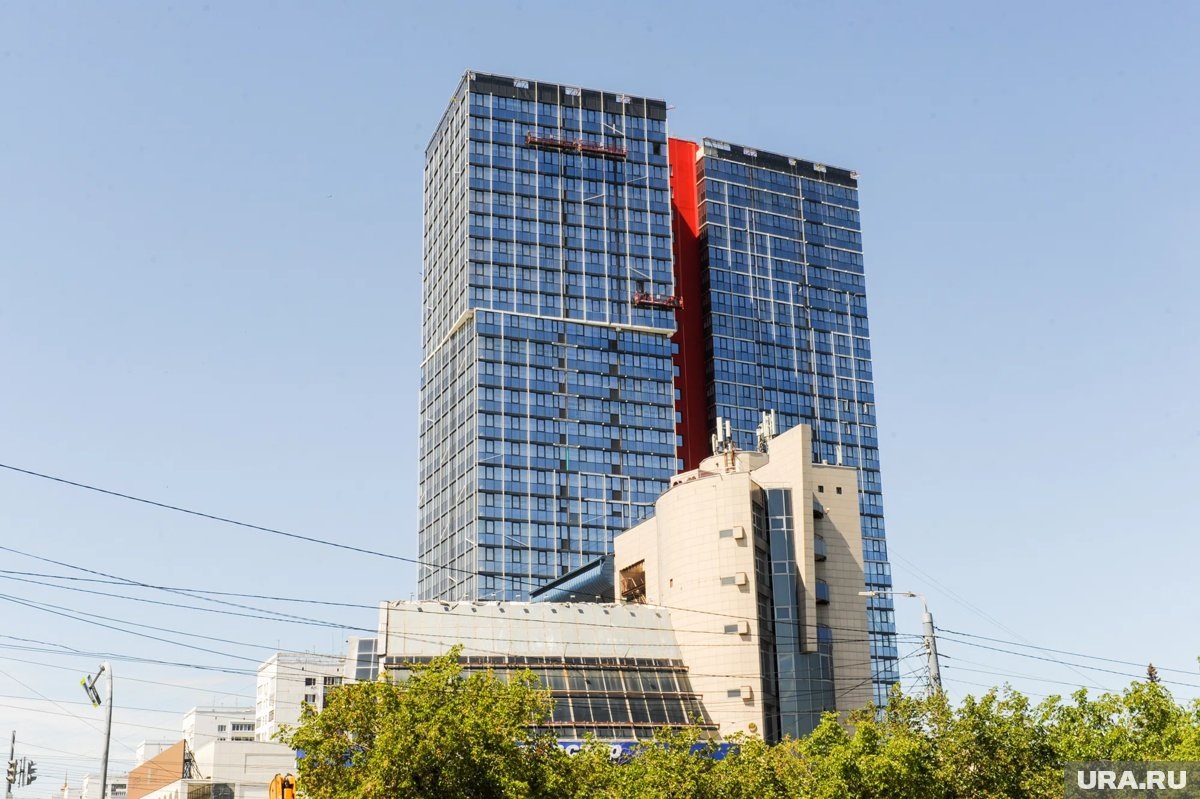     В ЖК «Алое поле» продают девять помещений под магазины и террасу с видом на проспект
