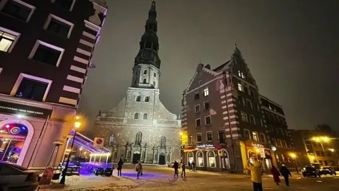 «Ночью в узких улочках Риги...»