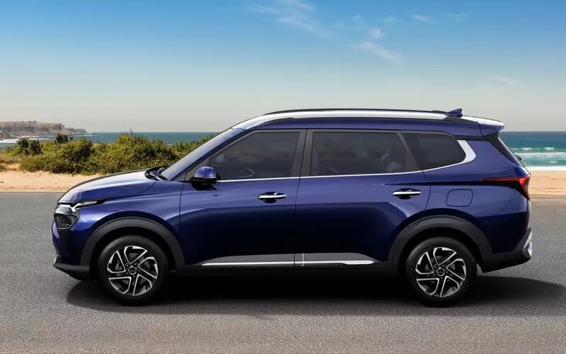 Kia Carens📷
