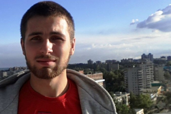 Разбил окно, залез в дым, вывел троих: история 18-летнего спасателя, который не считает себя героем