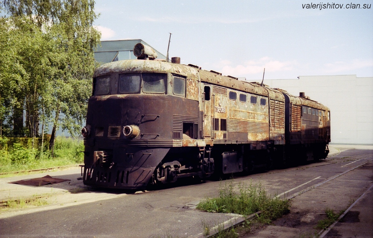 https://railgallery.ru/photo/190989/ Снято: "valerijshitov" 2000 г