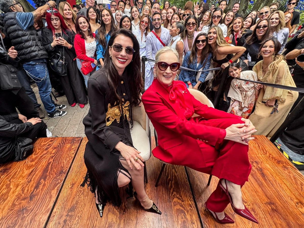 Энн Хэтэуэй в Schiaparelli, Мерил Стрип в Dolce&Gabbana (Источник: Соцсети)
