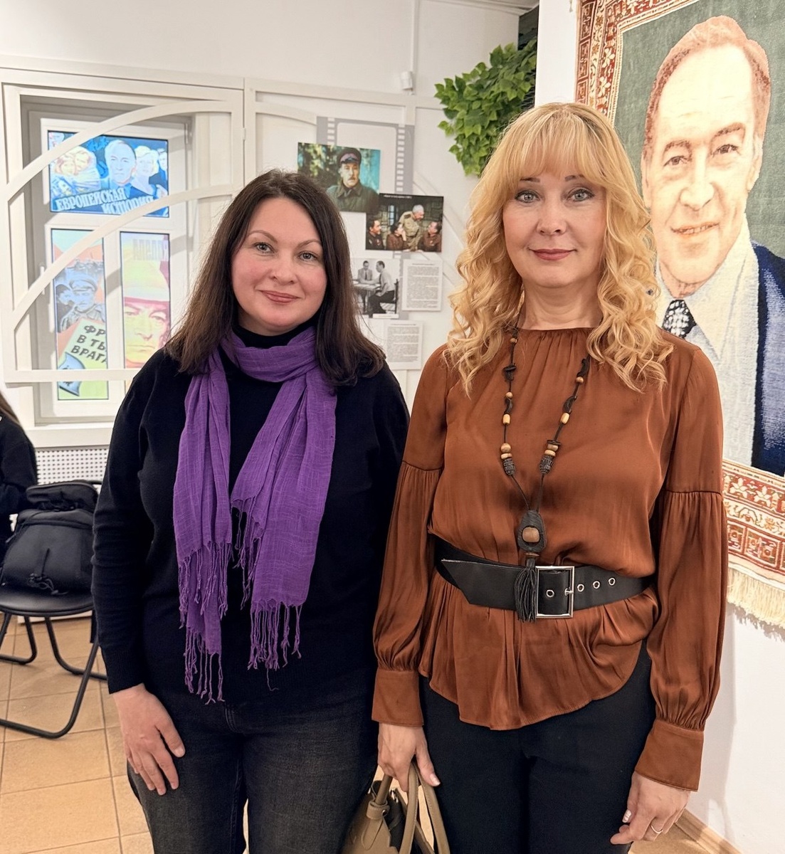 С Анной Тихоновой — президент фестиваля, актриса и дочь Вячеслава Тихонова 