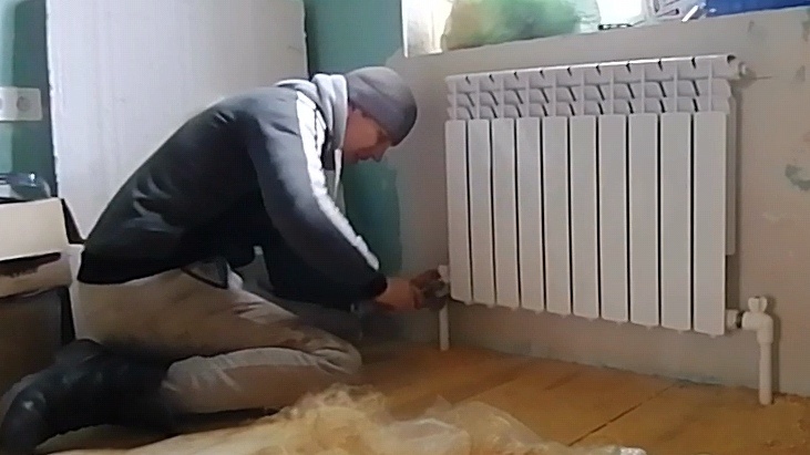 Установка радиаторов отопления 