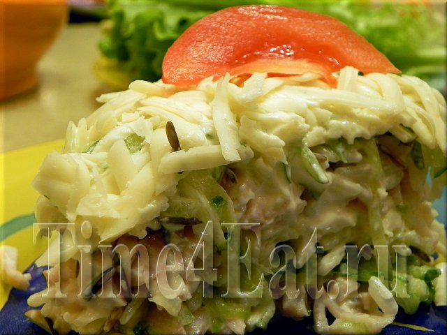 Слоеный салат с рисом и ветчиной