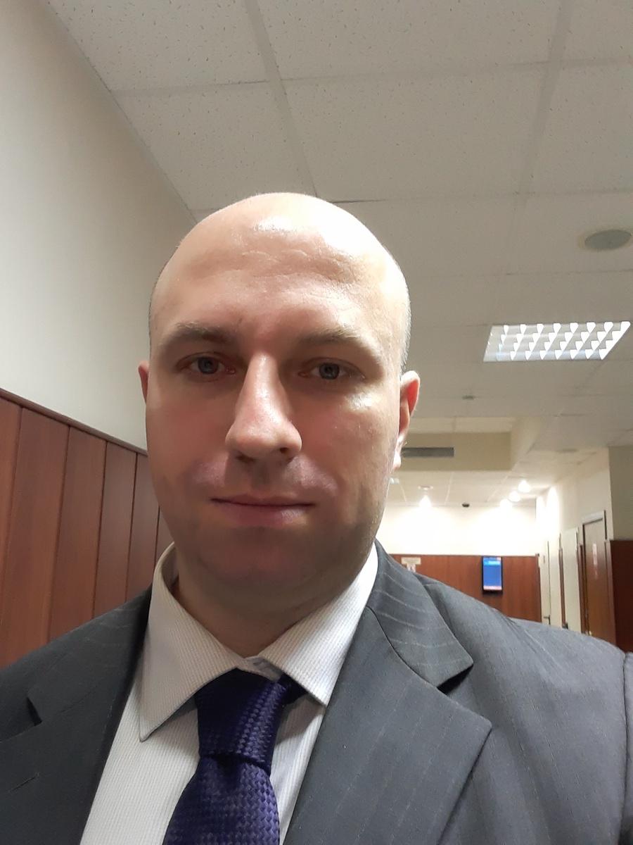 адвокат Бурилов А.В.  фото на рабочем месте - в суде