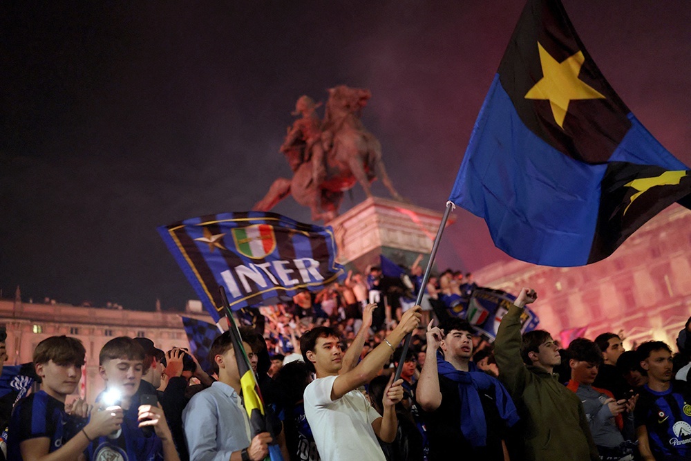    REUTERS/Claudia Greco