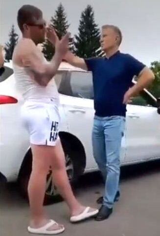 - Я хозяин аэропорта, а ты кто?!