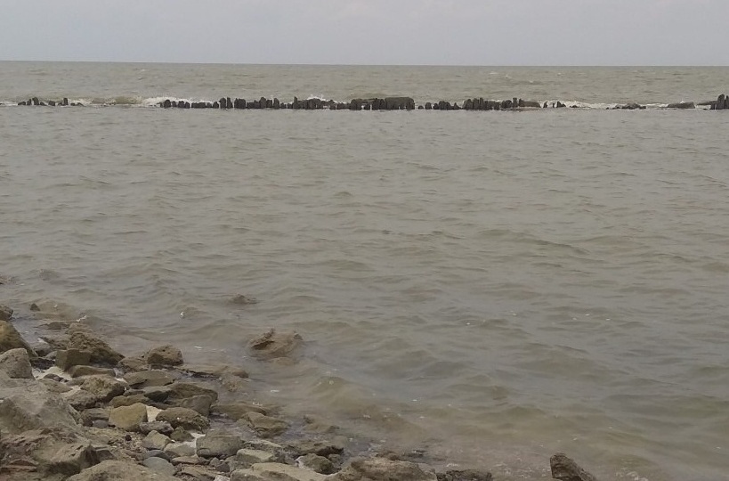 Камышеватская показалась мне протяжённой вдоль берега Азовского моря. К воде ведут обычные улицы без набережной.