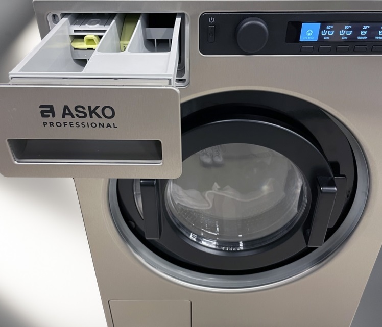 Фото: Профессиональная стиральная машина Asko WMC8947VI.S