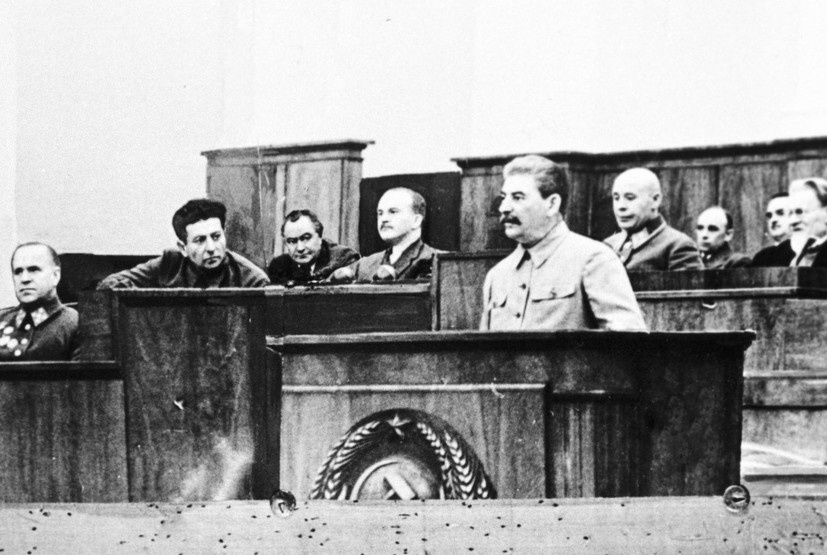     Речь Сталина 5 мая 1941 года на встрече с выпускниками военных академий / РИА Новости
