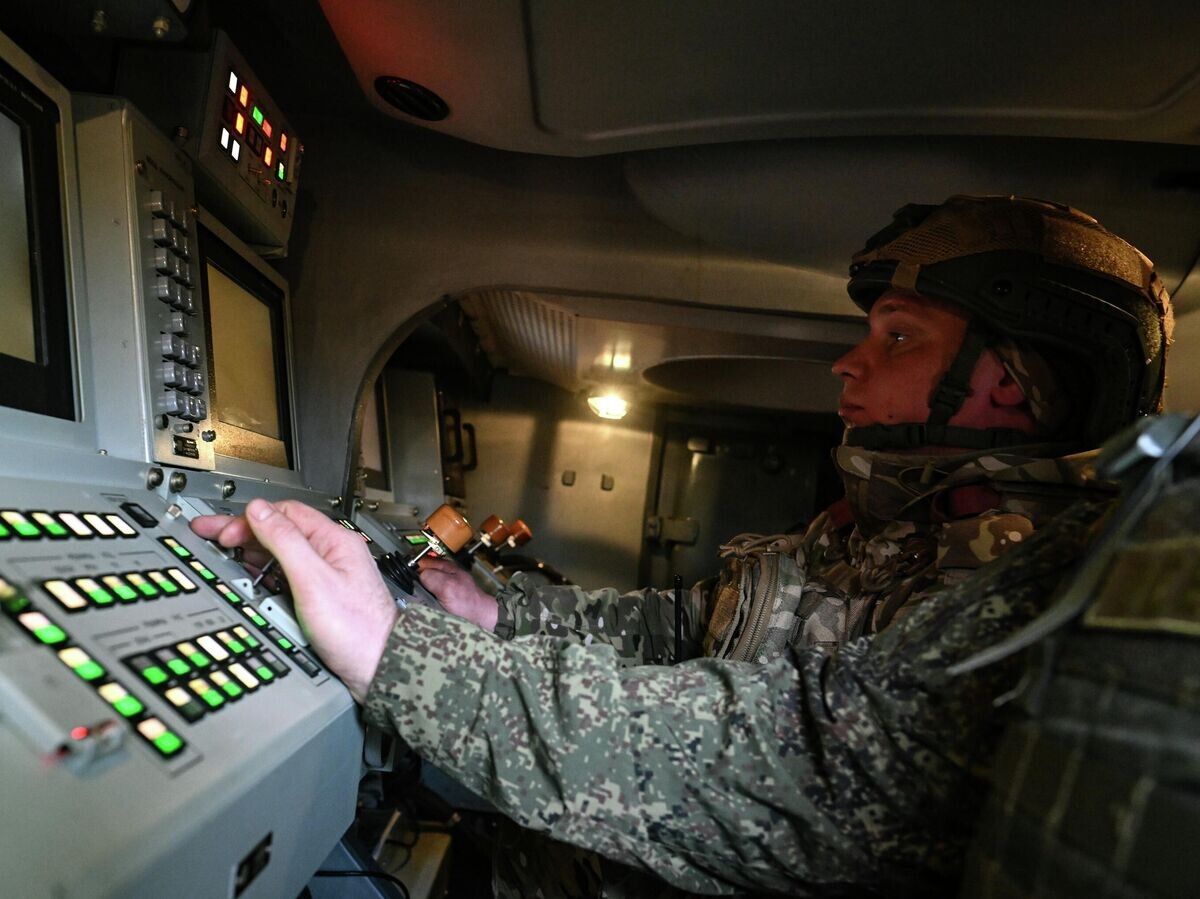    Военнослужащий экипажа ЗРК "Бук-М3" | © РИА Новости / Станислав Красильников