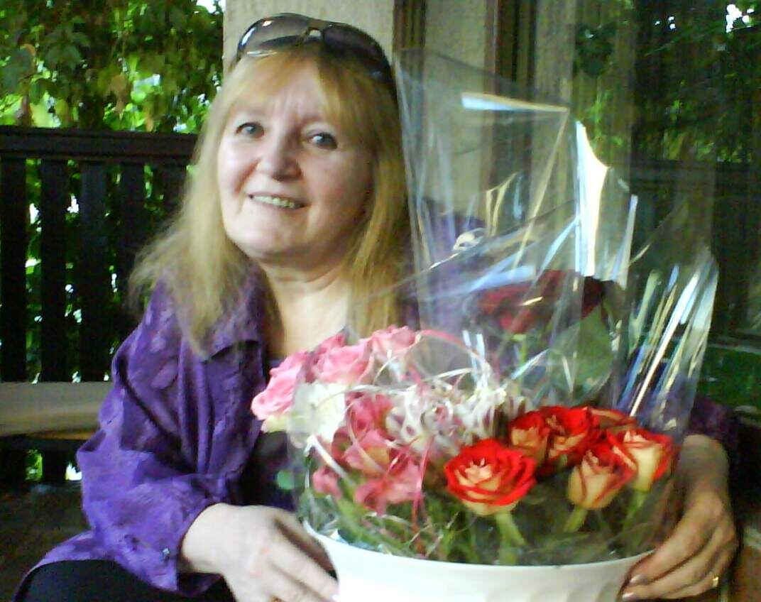 эти букеты роз были подарены маме на юбилей 70 лет