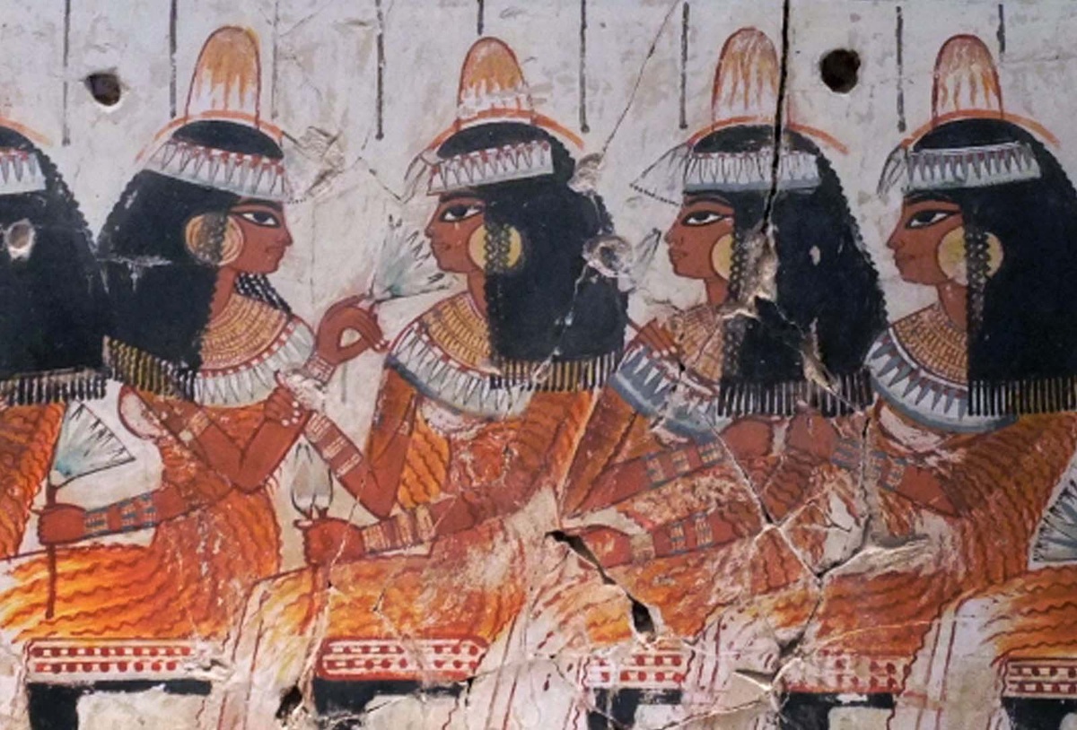 Женщины наслаждаются ароматами цветов / © Old Egyptian Painter