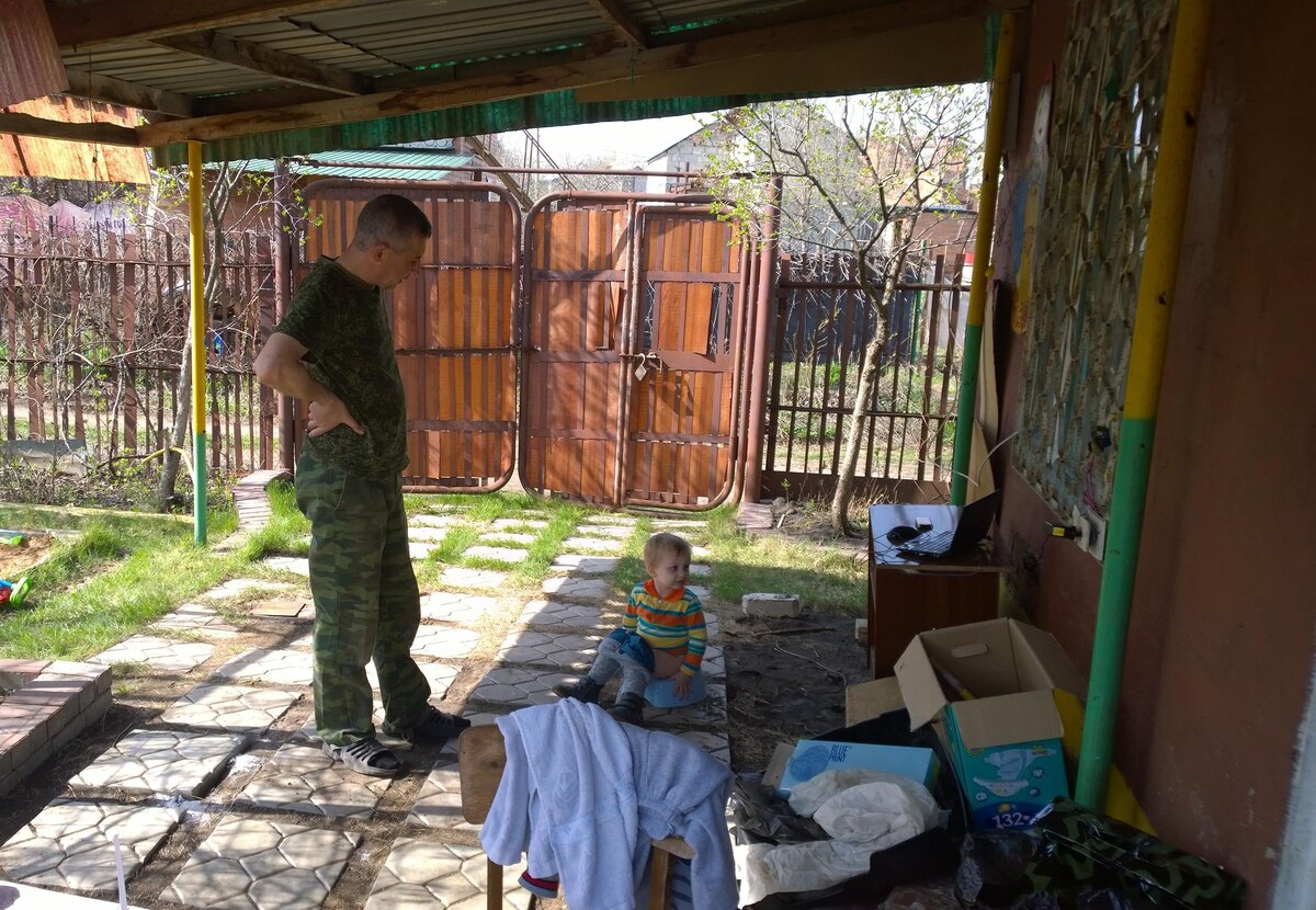 Первый визит семьи на дачу - в майские праздники после зимней покупки